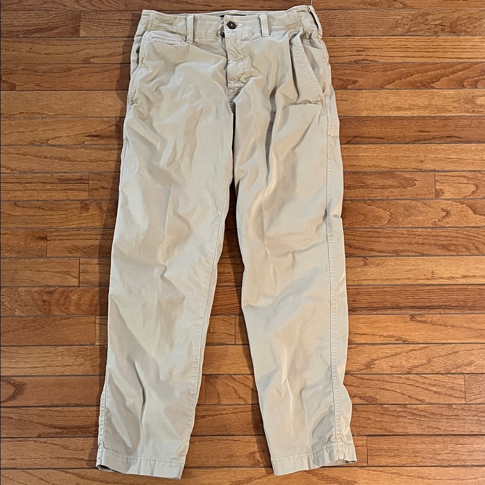 American Eagle Outfitters Light Khaki Chinos